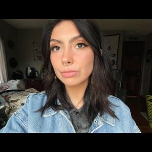 Meet your Posher, Christine